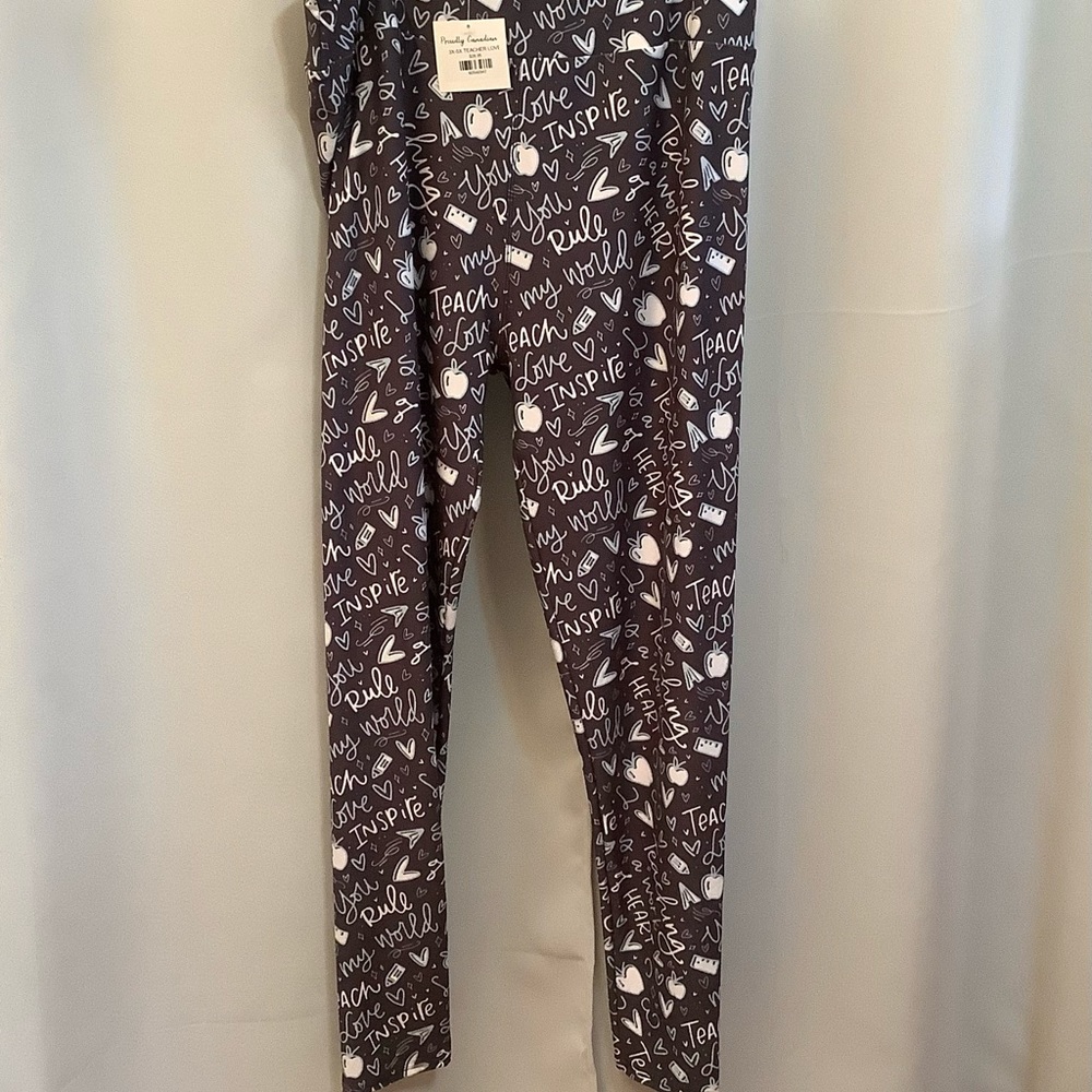 Luv21 Leggings Women’s Size 3X-5X Yoga waistband Teacher Love Pattern